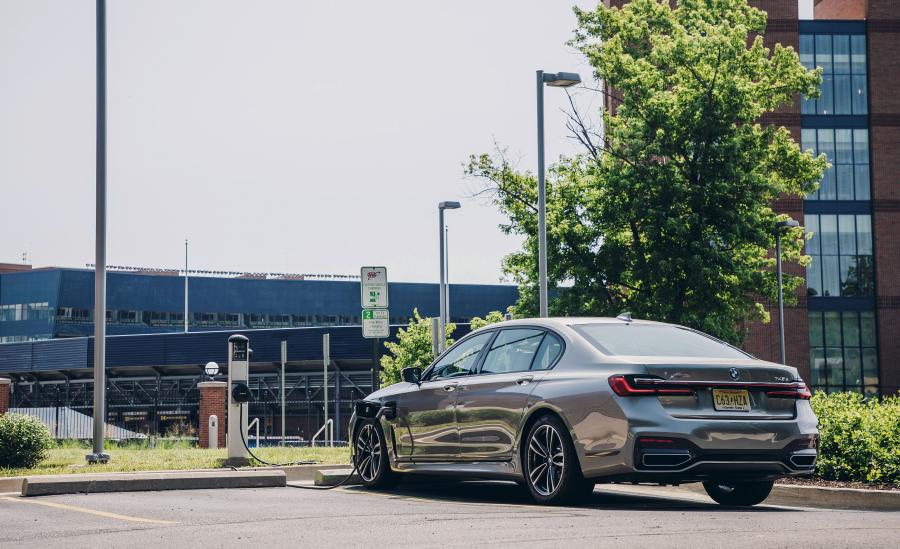  BMW 745e xDrive M Sport (G11) 2019 года  (NA) (фото 29 из 32)
